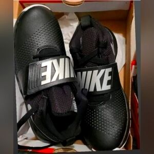 Nike shoes, size 4, new but without a box.